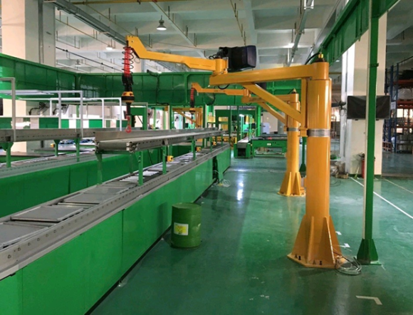 Электрический манипулятор на колонне в Екатеринбурге