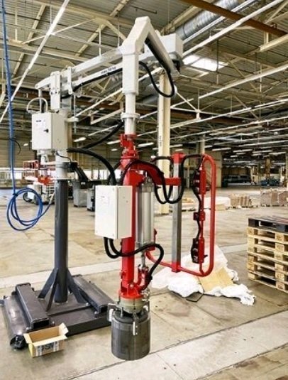 Пневматический манипулятор на перемещаемом напольном основании в Екатеринбурге